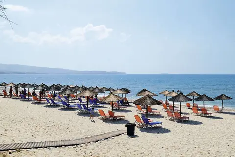 Grand Beach in Λιμενάρια — foto 10