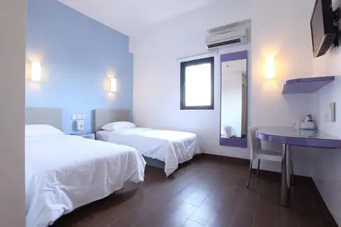 Kampi Hotel Legian in Kuta — foto 16