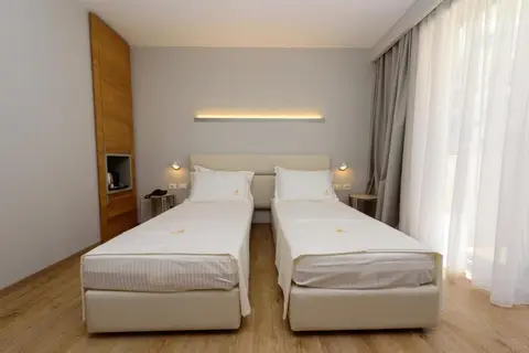 Navy Hotel in Vlora — foto 11