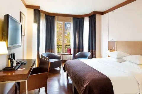Grand Hotel Champs Elysees in Parijs