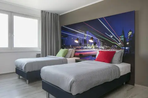 Hotel Berlin Lichtenberg in Berlijn — foto 9