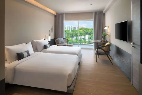 Cross Pattaya Pratamnak in Pratamnak Beach Guesthouse OYO, foto 4