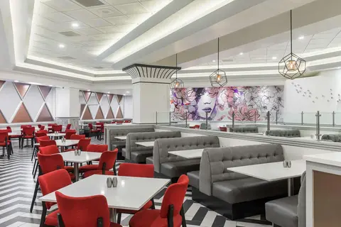 The STRAT Hotel, Casino & Tower in Las Vegas — foto 22
