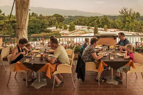 hu Norcenni Girasole Village in Figline Valdarno — foto 7