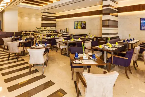 Golden Tulip Media Hotel in Dubai — foto 5