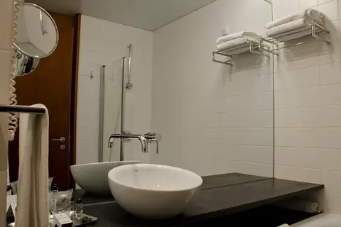 VIP Executive Art’s Hotel in Almada — foto 13