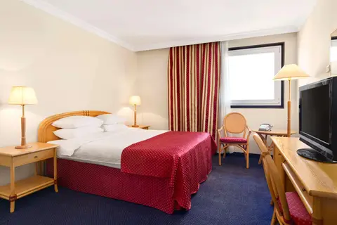 Ramada by Wyndham Sofia City Center in Sofia — foto 27