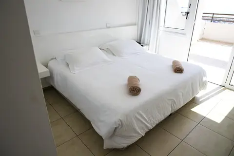 Sun Hall Beach Hotel Apts in Larnaca — foto 13