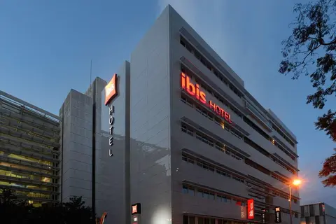 ibis Lisboa Parque das Naçoes in Almada — foto 2