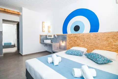 Tinas Plus Hotel in Φαληράκι — foto 6