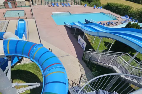Camping Du Bois De Reveuge in Huanne-Montmartin — foto 38