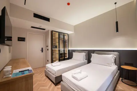 Sasso Hotel in Vlorë — foto 3