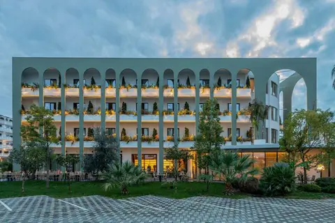 Flower Hotels & Resorts in Golem — foto 12