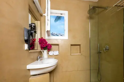 Rhenia Hotel in Τούρλος — foto 9