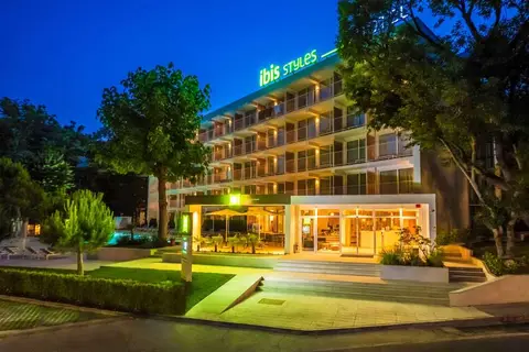 Ibis Styles Golden Sands Roomer in Sunrise — foto 12