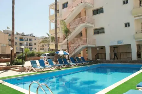 New York Plaza Hotel Apartments in Paphos