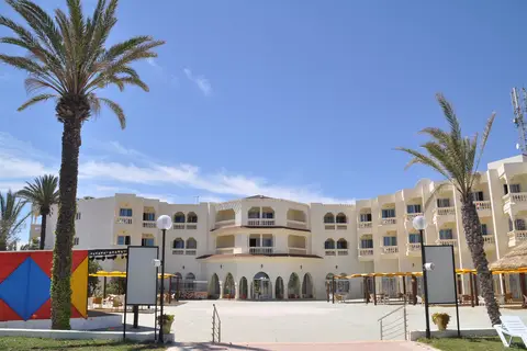 Neptunia Beach in المنستير — foto 26