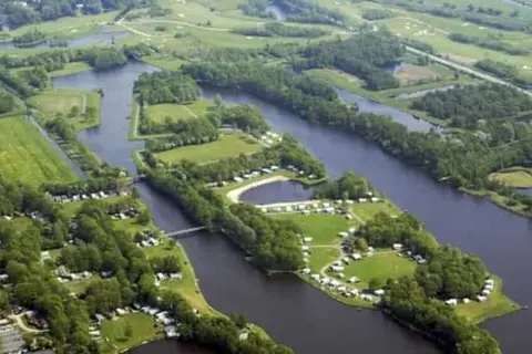 Vodatent Vakantiepark De Kleine Wielen in Leeuwarden — foto 12