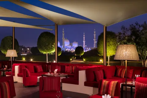 The Ritz-Carlton Abu Dhabi Grand Canal in Abu Dhabi — foto 6