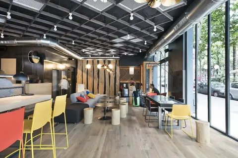 Niu Barcelona in Barcelona — foto 30