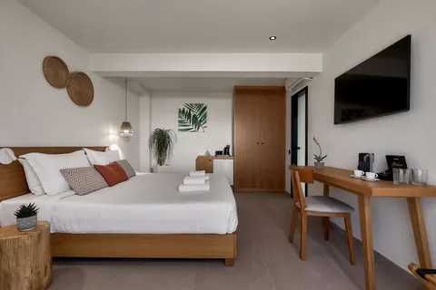 Enorme Santana Island in Vrachasi Municipal Unit — foto 10