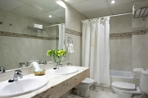 Hotel Gaudi in Barcelona — foto 28