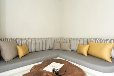 Aeon Suites in Pyrgos — foto 8