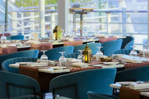 Queen Elizabeth 2 Hotel in دبي — foto 10