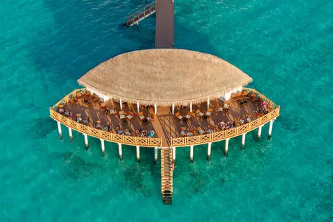 Angaga Island Resort & Spa in Angaga Island Resort — foto 9