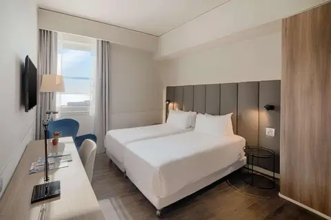 Hotel NH Napoli Panorama in Napels — foto 18