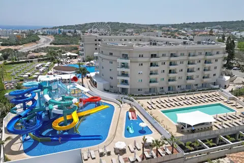 Sunrise Oasis Hotel & Waterpark in Παραλίμνι