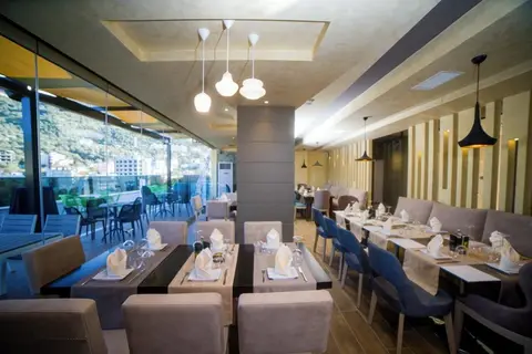 Regina City Hotel in Vlorë — foto 20