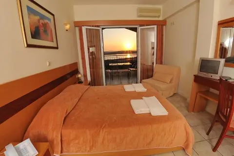 CNic Hellinis Hotel in Korfoe — foto 6