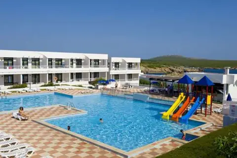 Beach Club Hotel in es Mercadal — foto 9