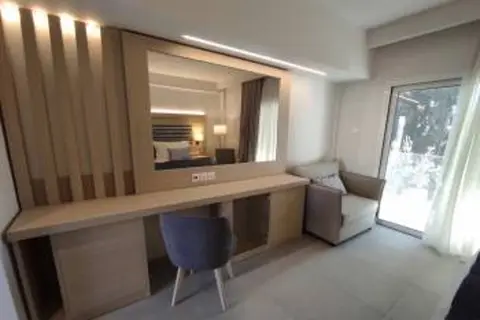 Radisson Paradise Beach Resort in Αμάρυνθος — foto 7