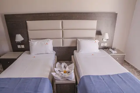 Sunshine Hotel & Apartments in Τιγκάκι — foto 12