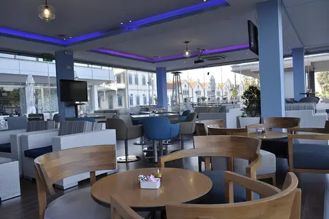 Sun Hall Hotel in Larnaca — foto 3