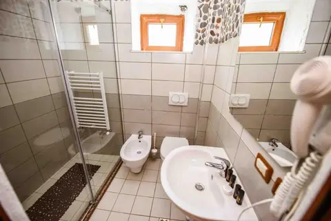Hotel Tradita Geg & Tosk in Shkodra — foto 11