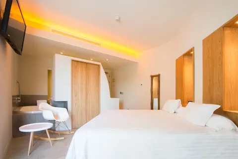 Fly & Go Higueron Hotel Malaga, Curio Collection by Hilton in Fuengirola — foto 3