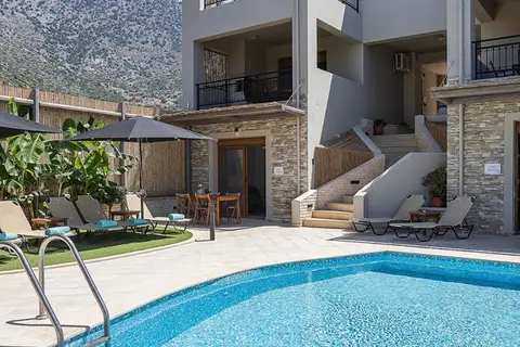 Pantheon Villas & Suites in Βλυχάδα