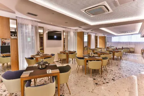 Carine Hotel Centar in Podgorica — foto 4