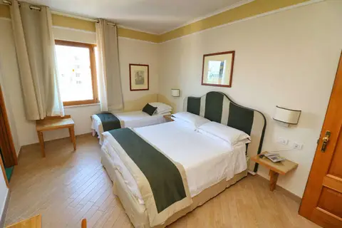 Hotel Tourist in Sorrento — foto 5