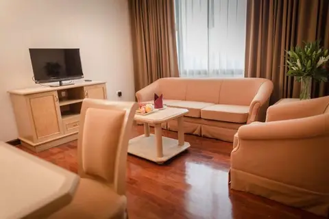 Grand Tower Inn Rama Vi in Bangkok — foto 16