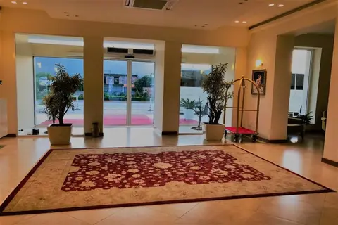 Grand White City Hotel in Berat — foto 2