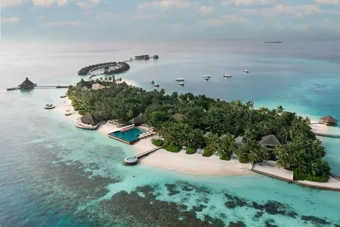 Huvafen Fushi Maldives in Nooraanee Shop 2