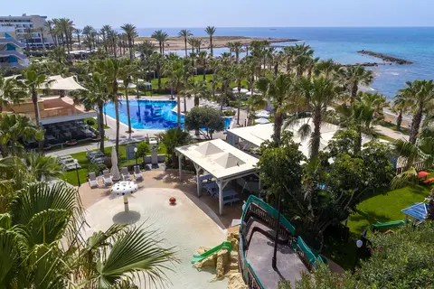 Aquamare Beach & Spa in Paphos — foto 28