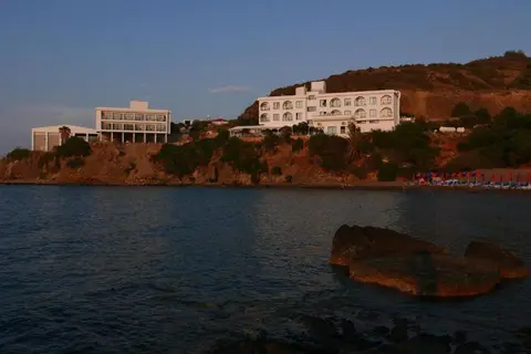 E.J. Pyrgos Bay Hotel in Kato Pyrgos, foto 2