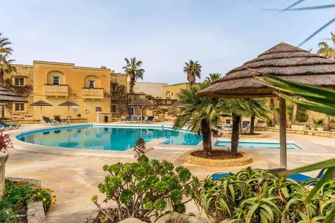 Villagg Tal Fanal in Għasri