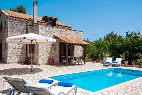 Boschetto Villas in Municipal Unit of Artemisia