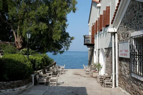 Olive Press Hotel & Apartments in Μόλυβος — foto 7